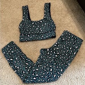 Matching workout set. Perfect condition